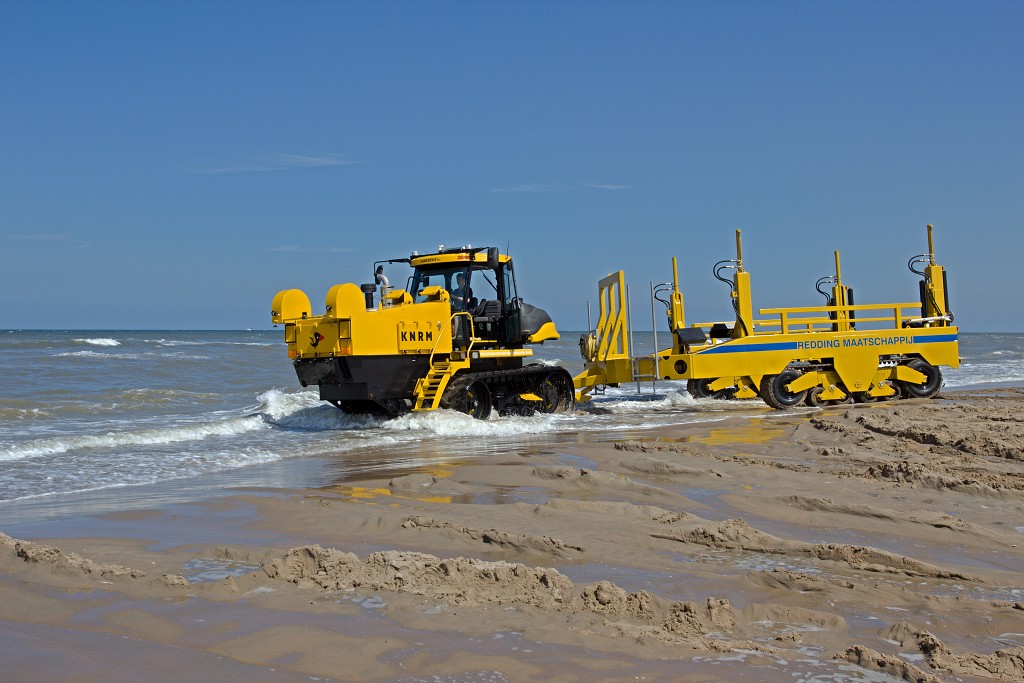 sar katwijk aan zee knrm evenement event festival reddingsdemonstratie search and rescue hulp Abraham Fock crashtender reddingsboot sos hulp in nood scheepsramp